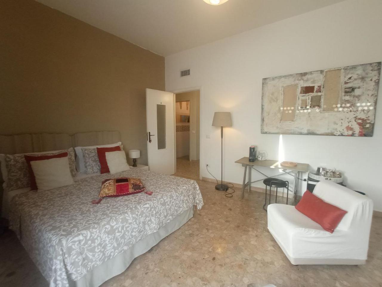 Myhouse Hotel Olbia Exterior photo